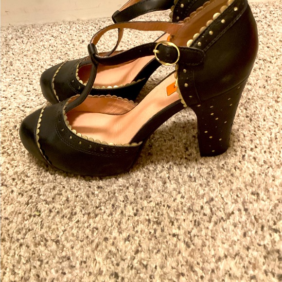 Miz Mooz, black Mary Jane heels with gold detailing, size 8.5 - Picture 2 of 4